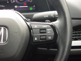 Hondaセンシングの機能のひとつ、アダプティブクルーズコントロール付!アクセルから足を離しても設定したスピードと前車との車間を保ち走行してくれます!車線維持もアシスト☆高速道路で疲労軽減ですね☆