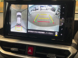 【パノラミックビューモニター】専用のカメラにより、上から見下ろしたような視点で360度クルマの周囲を確認することができます☆死角部分も確認しやすく、狭い場所での切り返しや駐車もスムーズに行えます。