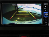 バックカメラが付いているので後方確認が非常にしやすいです。今や運転初心者も熟練者も必須装備!ついていて損はないですね♪