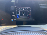 メーター内のディスプレイには運転をサポートするさまざまな情報を表示。