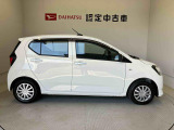 車両右側面からの写真になり。車をご覧になりたい時はお気軽に最寄りの店舗へご相談下さい。