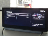 走行中、レーダーセンサーおよびフォワードセンシングカメラを用いて前方の車両を検知。警告やブレーキの自動制御を行い回避行動のサポートをします。