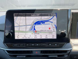 NissanConnectナビゲーションシステム(地デジ内蔵)9インチワイドディスプレイ、ハンズフリーフォン、VICS(FM多重)、ボイスコマンド、Bluetooth対応、USB接続、HDMI接続、AppleCarPlay、AndroidAuto連携機能等