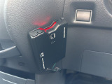 【ETC】有料道路を利用する際に料金所で停止することなく通過できる、ETC車載器(ノンストップ自動料金収受システム機器)が装備されています。セットアップを行うことで利用可能になります。