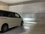 LEDヘッドランプです。十分な明るさを保ちつつも消費電力が少なく、バルブ寿命も長いのが特徴です。瞬時にMAXの光量を発揮するのもLEDならではです。
