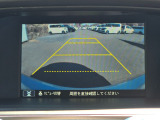 駐車時の安全確認をサポートするバックカメラも使用できます。インターナビで様々な情報を得ることもできます。