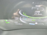【適度な走行距離で状態良好】  走行距離は51,238km。日常使いにちょうど良い距離で、ハイブリッドならではの低燃費と安心感を保ちながら、まだまだ長く活躍できる一台です。