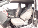 清潔で広々した座席です!是非、現車を見て体感してみてください。