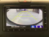 バックをするとき自動でリアの様子が映る『リアカメラ』付き! 画面で確認しながらバックが出来るので駐車の時も安心です。