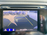 【バックカメラ(3モード)】視点を切り替えて後方を確認でき、駐車や車庫入れも安心です。