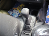 『1台』のお車に対して、3名体制で日々議論を重ね仕入れを行っております。