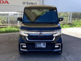 お客様に安全で快適なカーライフをお送りいただくために、中古車にも高いレベルの品質基準を設け、その基準に従って、全ての中古車について納車前整備を実施しています。