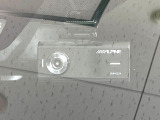 【ドライブレコーダー】ドライブレコーダー装備!走行中はもちろん、あおり運転や事故に遭遇した際、映像で記録し、万一のリスクに備えます。※記録用SDカードはお客様ご自身でご準備いただく必要があります。