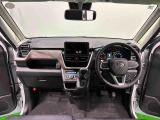Aピラーの傾斜やヒップポイントの位置を最適化。ひらけた前方視界とノンストレスな運転姿勢で快適なドライブが楽しめます。
