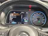 【メーター】電気自動車ならではのスピードメーターなどはデジタル&カラフルなのでとても見やすくなっています♪