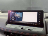 12.3インチワイドディスプレイを採用。情報を同時に表示できる3分割画面も可能