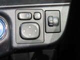 ドアミラーは電動格納式です。