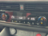 オートエアコンで温度を設定するだけで快適な車内環境を維持することができます!