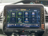 通信ユニット内蔵の日産純正10インチメモリーナビ(MM519D-L)装備。音声対話検索とオペレーター直通話も可能な通信機能や、高精細液晶による高画質、HDMI入力やブルーレイ再生など多彩なメディア対応。