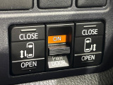 【両側パワースライドドア】スマートキーや運転席のスイッチで後席両側スライドドアの開閉が可能♪電動だから力を入れてドアを開ける必要が無く、小さなお子様でも簡単に開け閉めでき快適です♪