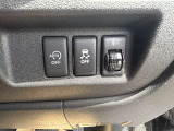 運転席右下のスイッチで各機能の切り替えや操作ができます。