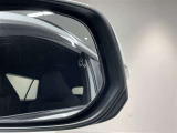 ブラインドスポットモニター(BSM)を装備しています。隣を走る車両が死角に入るとミラー内LEDインジケーターが点灯。さらに、ウィンカーを出すとインジケーターが光って点滅して注意を促してくれます。