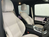 メルセデス・ベンツの定める厳しい基準をクリアしたお車のみをご案内させて頂きます。納車前整備はメーカー規定に基づき100項目以上にも及ぶ点検を熟練のメカニックによって行いご納車させて頂きます。