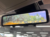 【デジタルインナーミラー】後席の大きな荷物や同乗者で後方が確認しづらい時でも安心!カメラが撮影した車両後方の映像をルームミラー内に表示。クリアな視界で状況の確認が可能です!