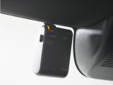 ◆ドライブレコーダー◆映像・音声などを記録する自動車用の装置です。 もしもの事故の際の記録はもちろん、旅行の際の思い出としてドライブの映像を楽しむことができます。