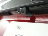 バックカメラが付いているので後方確認が非常にしやすいです。今や運転初心者も熟練者も必須装備!ついていて損はないですね♪