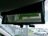 スマートルームミラー付きです☆後方カメラの映像がルームミラーに映るので、たくさんの人や荷物をのせていても邪魔せず見られるのです♪