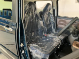 【運転席・助手席】内装ルームクリーニング済みです。しっかり綺麗にしていますので、是非、お確かめください。車に自信があるからこそ、是非一度ご来店頂き内外装も見てもらえると幸いです。