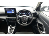 スポーティームード溢れる運転席周りですね。 クイックなドライビングに対応できるよな運転席回りになっています。 ドライブがますます楽しくなりますね!