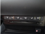 【車屋】として、長く車業界に従事した経験豊富なスタッフが多数在籍しております。
