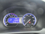 運転席のスピードメーターになります。明るく見やすく安全快適なドライブを楽しめます。