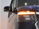 ウインカーが流れるように点灯!LEDシーケンシャルターンシグナルランプです!かっこいいですよ!