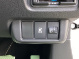 急速充電時は、車内の専用スイッチを操作することで充電口の蓋が開く仕組みです。車内からの操作に限定することで、誤接続や差し間違いを防ぐ安全性の高い設計となっています。