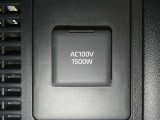 【電源コンセント】非常時やキャンプなどに役立つAC100V/1500Wコンセント付きです。