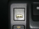 【充電用USB端子】デバイスの充電に便利です。※実際の接続端子は写真で確認or店舗までご気軽にお問合せください♪