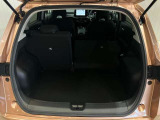 後部座席は6:4分割して倒せます。荷物の大きさに合わせてシートアレンジが可能★ゴルフバックもラクラク積めます★