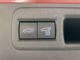 バックドアの開閉が電動操作可能。荷物の出し入れもラクラクです。