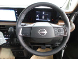 運転が楽しくなる明るく開放的な運転席まわりです。