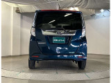 バックカメラが付いているので後方確認が非常にしやすいです。今や運転初心者も熟練者も必須装備!ついていて損はないですね♪