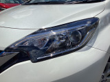【LEDヘッドライト】LEDヘッドライトは消費電力が少ないので寿命が長いですよ!明るさも十分で、夜間走行の負担を和らげてくれます、オート点灯システムも付いております