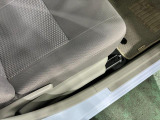 痛みの出やすい運転席シートの角、フロアマット、座面、ともに良好です