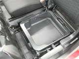 取り出しやすく、しまいやすい収納スペースが満載です。ティッシュやペットボトル等、用途に合わせた収納が可能ですので、使い方はあなた次第!