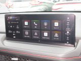 ホンダ純正12.3インチコネクトディスプレイはAM/FM・Bluetooth・フルセグTV・スマートフォンで用いるGoogleアカウントを使用することで多彩なサービスが車内で利用でいます。