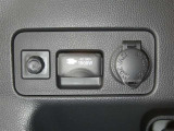 【電源コンセント】非常時やキャンプなどに役立つAC100V/1500Wコンセント付きです。
