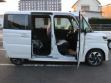 お車の修理・鈑金もお任せ!お見積り無料!高品質な仕上がりで大切な愛車を復元します。