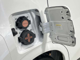 【充電ポート】充電ポートの上部が普通充電、下部が急速充電となります!